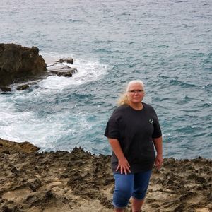 Meet your Posher, Lora